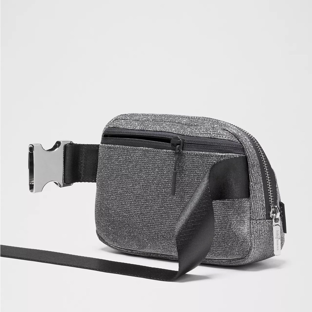 Lululemon Athletica Everywhere Belt Bag 1L Glitter - Picture 3 of 5